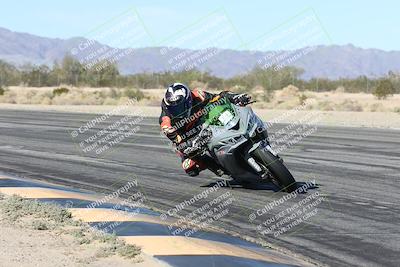 media/Dec-04-2025-Racers Edge (Thu) [[5ebc9f124d]]/3-B Group/3-Session 2 (Turn 7 Inside)/